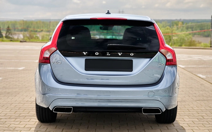 Volvo V60 cena 57800 przebieg: 207000, rok produkcji 2017 z Zawiercie małe 781